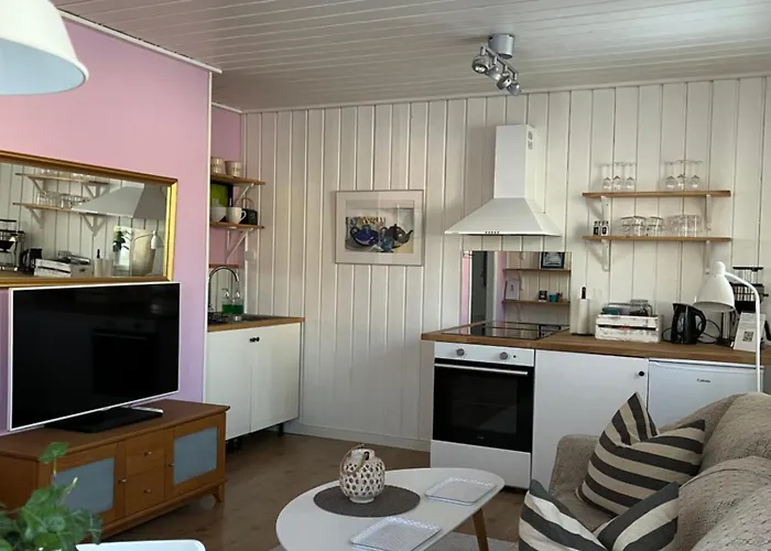 Lilla Groena Huset Pa Garden